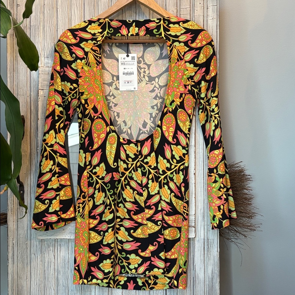 Zara Black and Orange Floral Dress Flare Sleeves Open Back Size XS NWT - Picture 5 of 10